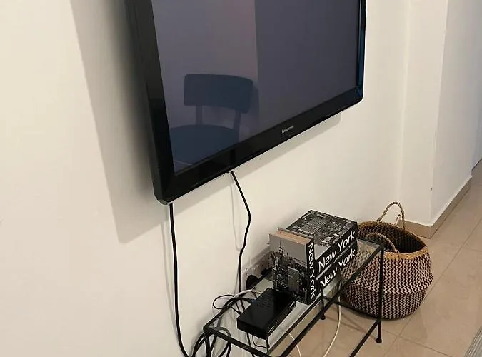 Demetra 1 Bdr Down Town * Nicósia